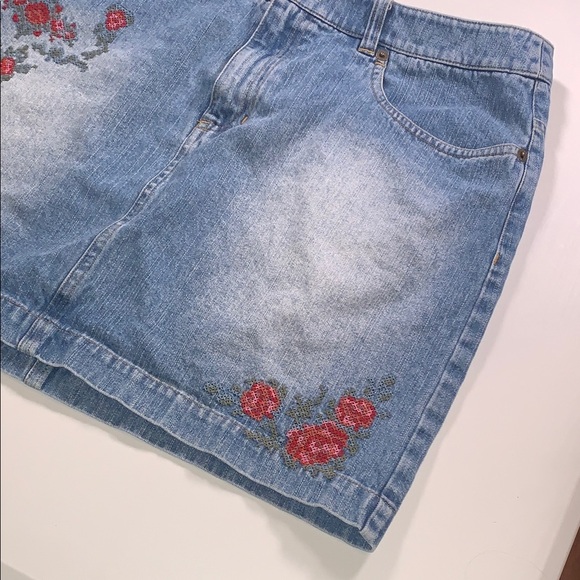 Vintage RALPH Ralph Lauren Denim Mini Skirt CrossStitch Floral Embroidery 10 Y2K - Picture 5 of 14